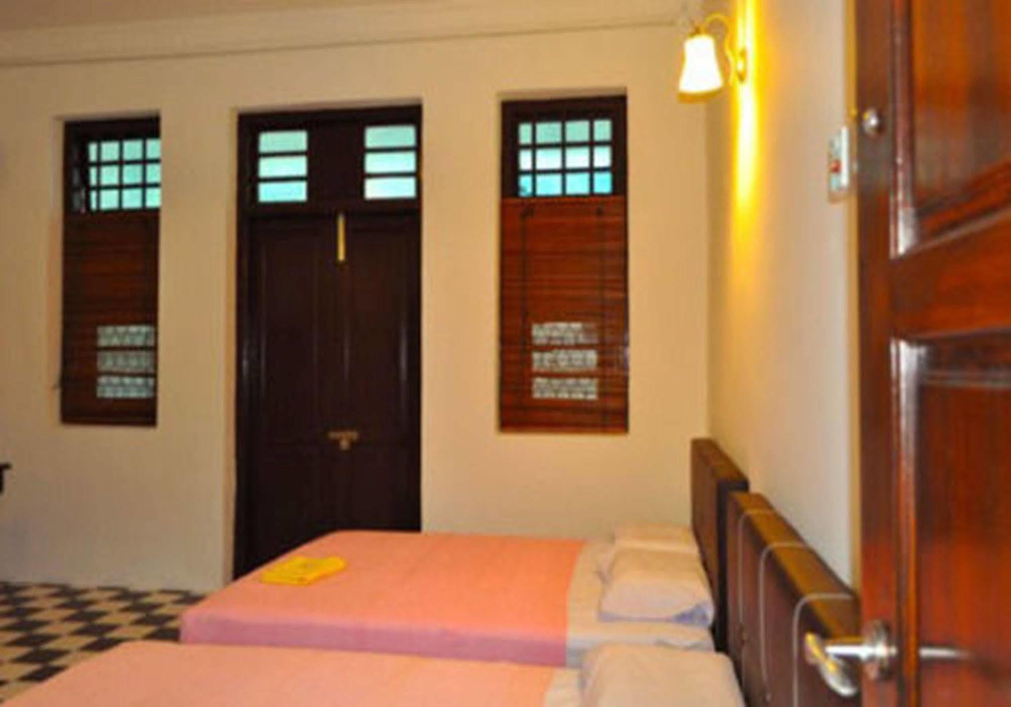 โรงแรมนิวเอเชียเฮริเทจ จอร์จทาวน์ ภายนอก รูปภาพ